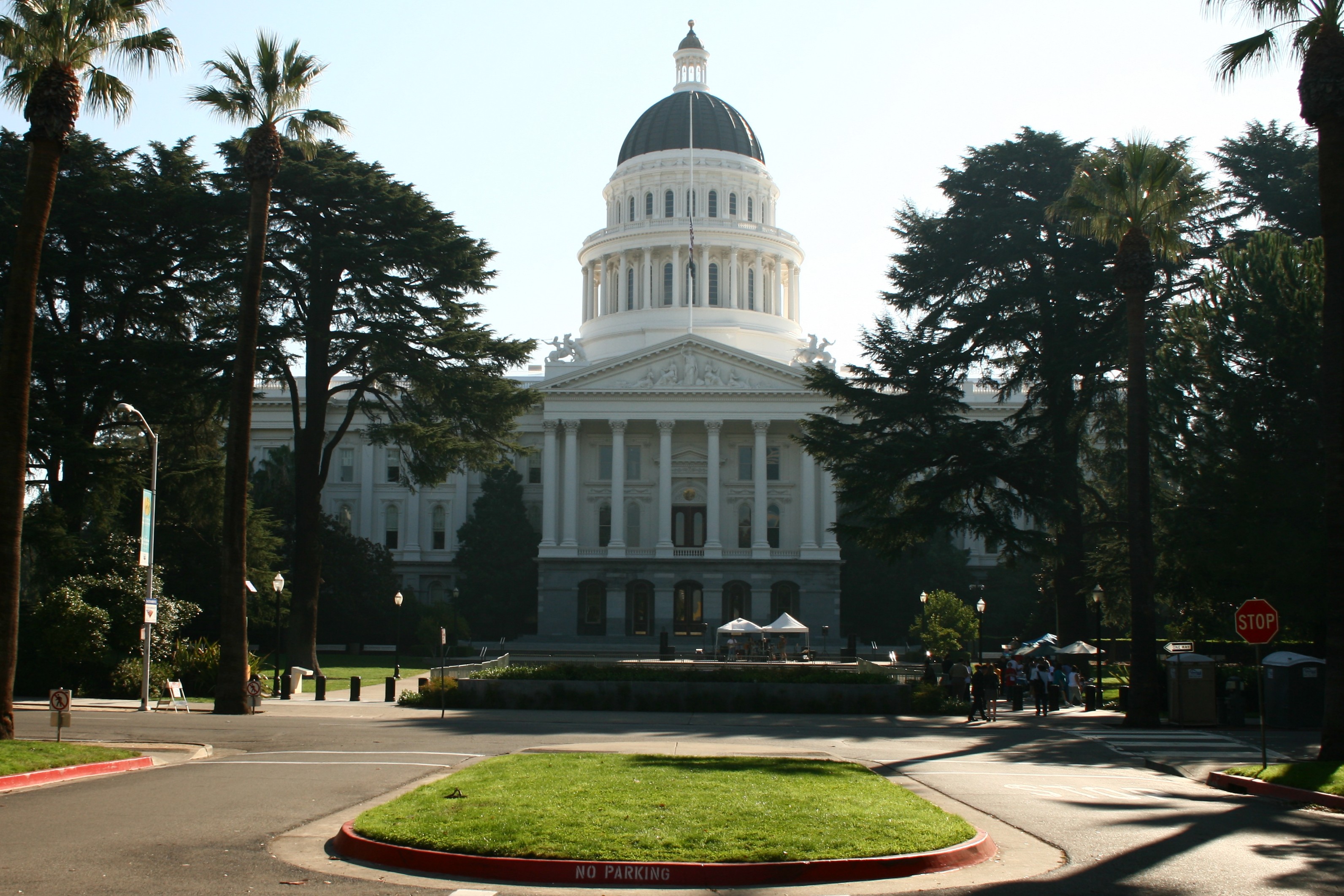 A view of the California State Capitol building. Photo credit: prayitno via Flickr
